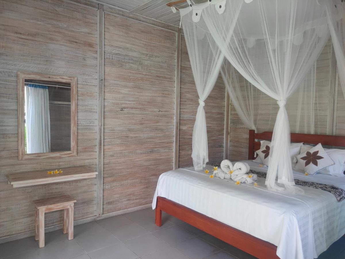 Vista Huts Lembongan Hotell Exteriör bild