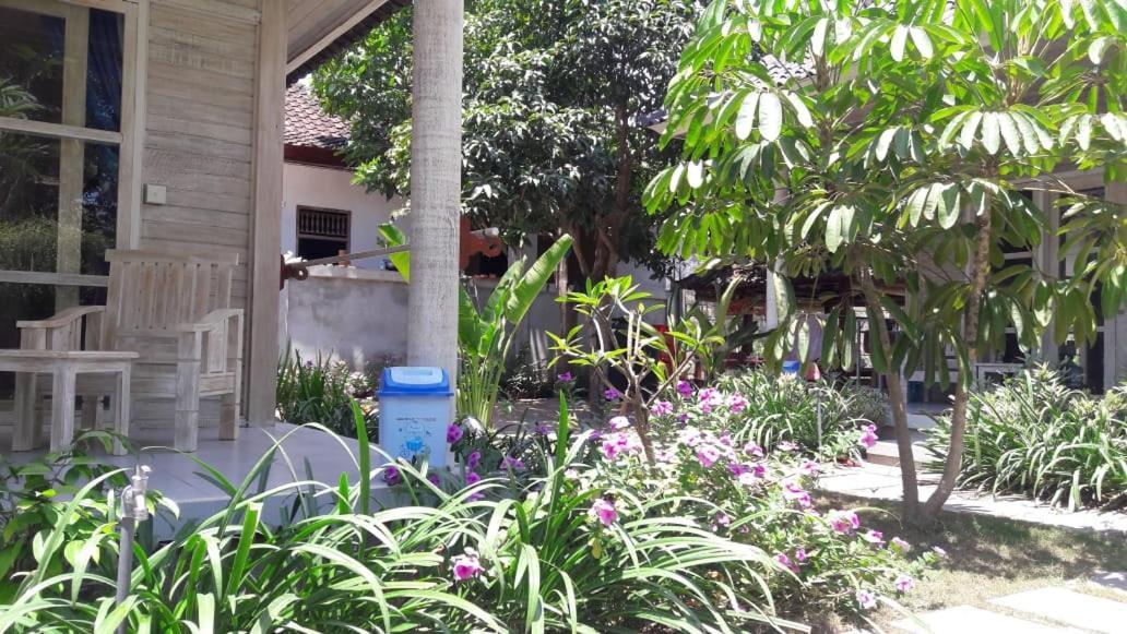 Vista Huts Lembongan Hotell Exteriör bild