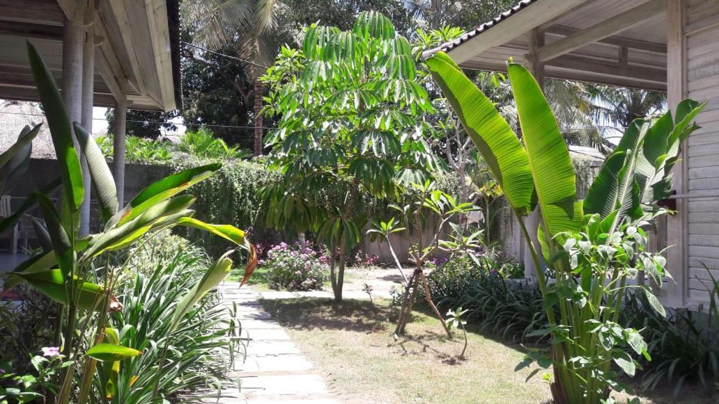 Vista Huts Lembongan Hotell Exteriör bild
