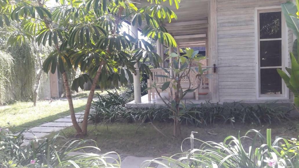 Vista Huts Lembongan Hotell Exteriör bild