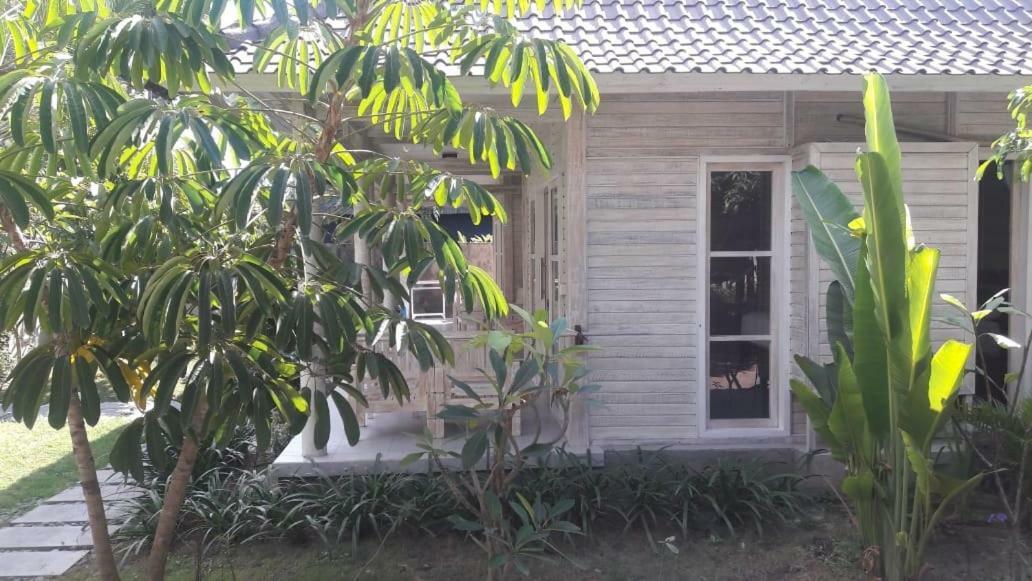 Vista Huts Lembongan Hotell Exteriör bild